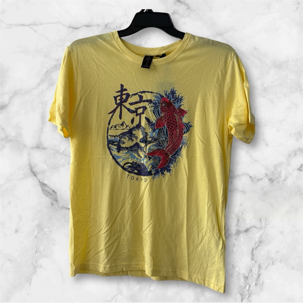 Yellow Short Sleeve Tees with Graphic Designs